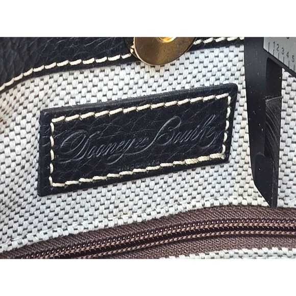 Dooney And Bourke Pebble Leather Crossbody Shoulder Bag Black Magnetic Snap Hobo - Picture 8 of 16